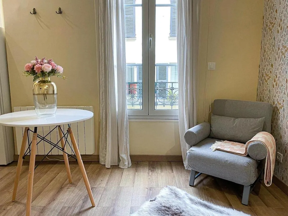 Petit Appartement Retro Francais Paris 10